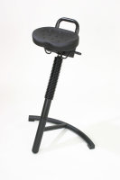 Stehhilfe ergonomischer PU-Sitz Schwarz, H&ouml;henverstellung: 645-825 mm, Neigeverstellung und R&uuml;ckstellautomatik, Gestell Grau oder Schwarz, Bodengleiter